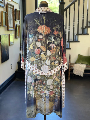 I Dream In Flowers Opera Duster Kimono Robe w/ Bees: Classic