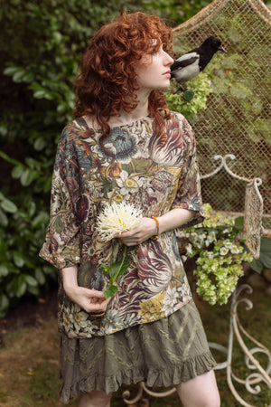 Love Grows Wild Luxe Tee Floral Tunic Shirt with Bees: L/XL (10-14)