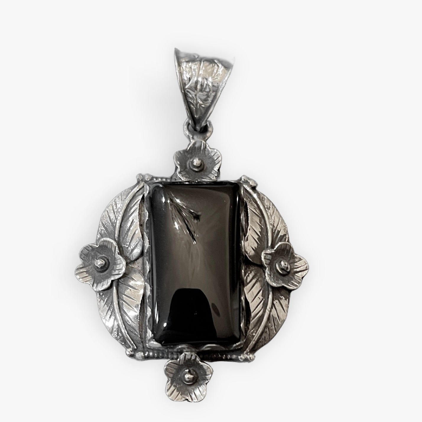 TIBETAN SILVER PENDANT WITH RECTANGLE ONYX