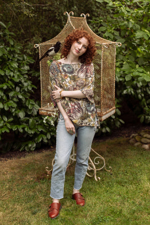Love Grows Wild Luxe Tee Floral Tunic Shirt with Bees: L/XL (10-14)