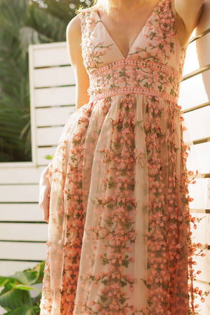 Embroidered Floral Lace Maxi Dress: MAUVE - That's Invintage Embroidered Floral Lace Maxi Dress: MAUVE - That's Invintage