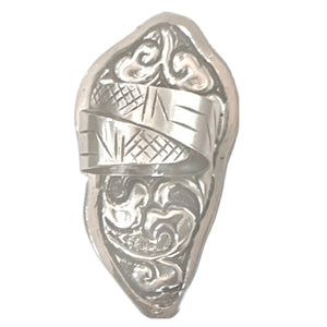 TIBETAN SILVER RING WITH LEAF CARVED LABABDORITE