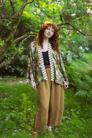 I Dream In Flowers Pixie Duster Cropped Kimono w/ Bees