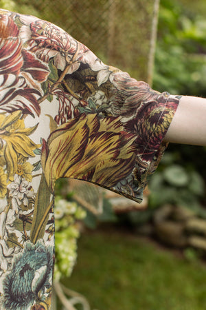 Love Grows Wild Luxe Tee Floral Tunic Shirt with Bees: L/XL (10-14)