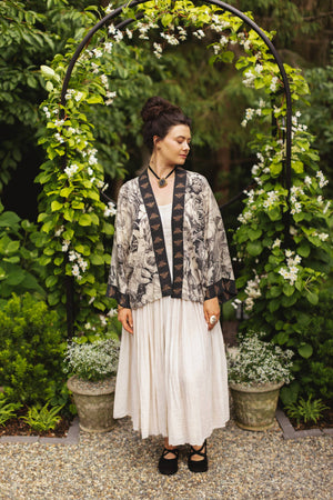 Honey & The Moon Pixie Duster Crop Kimono w/ Florals & Bees