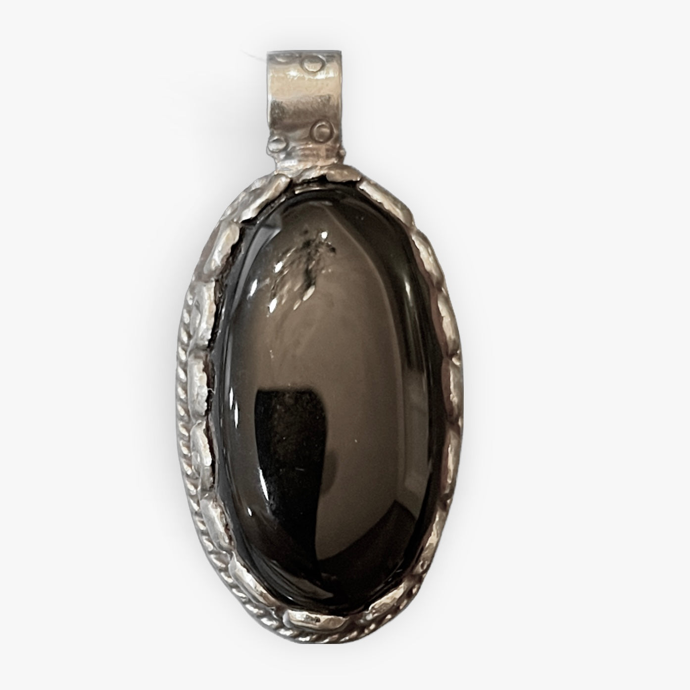 TIBETAN SILVER PENDANT WITH MID-SIZE OVAL ONYX 2