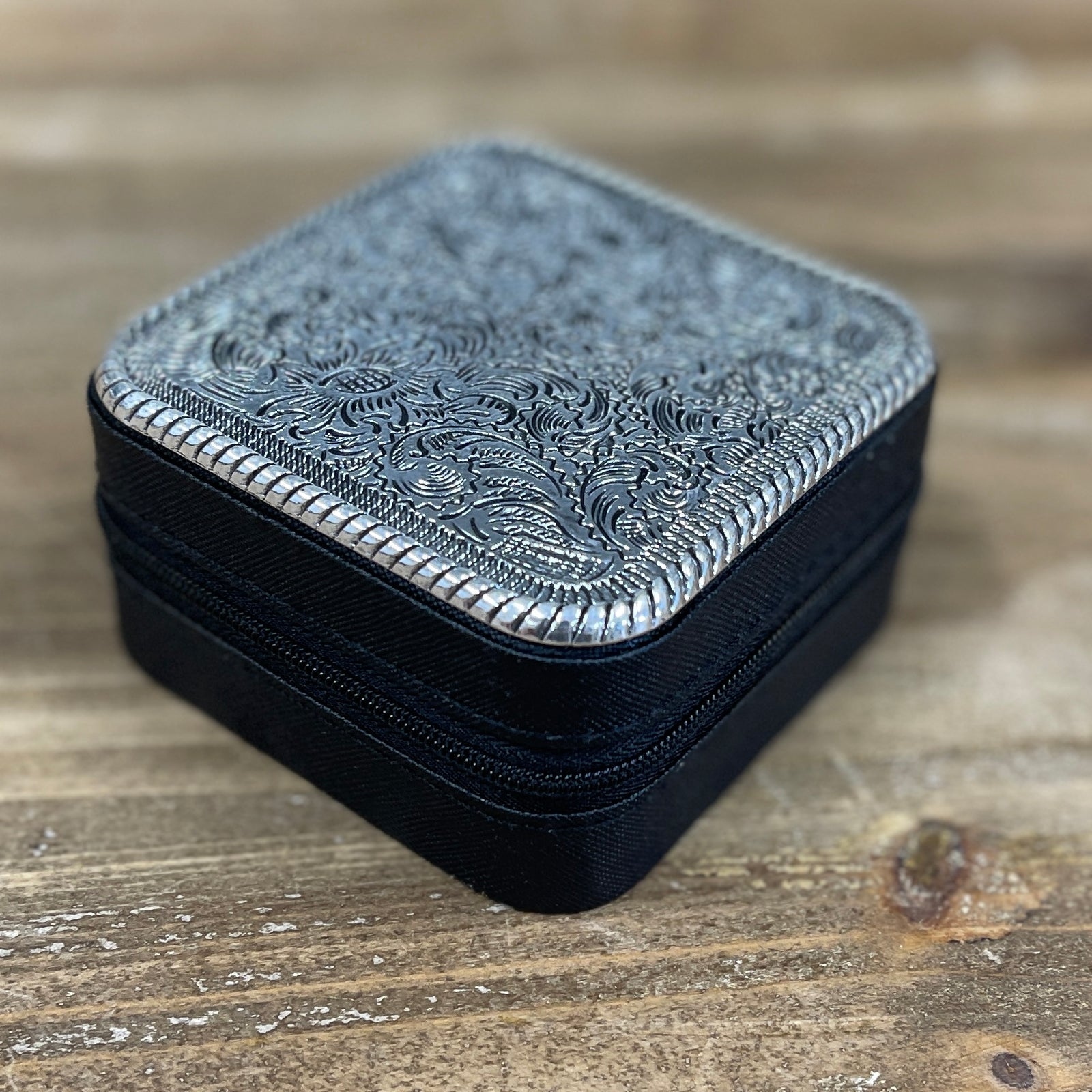Western Travel Jewelry Box: Silver