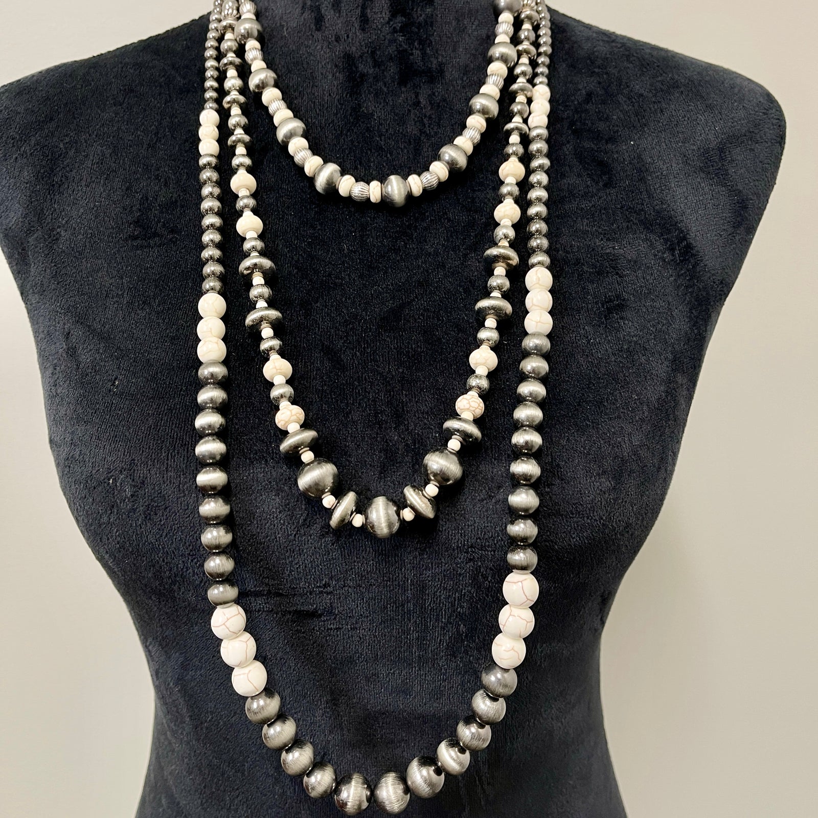 Navajo pearl necklace with silver and natural stone