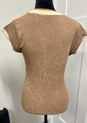 SLEEVELESS VINTAGE VARSITY TOP: Taupe