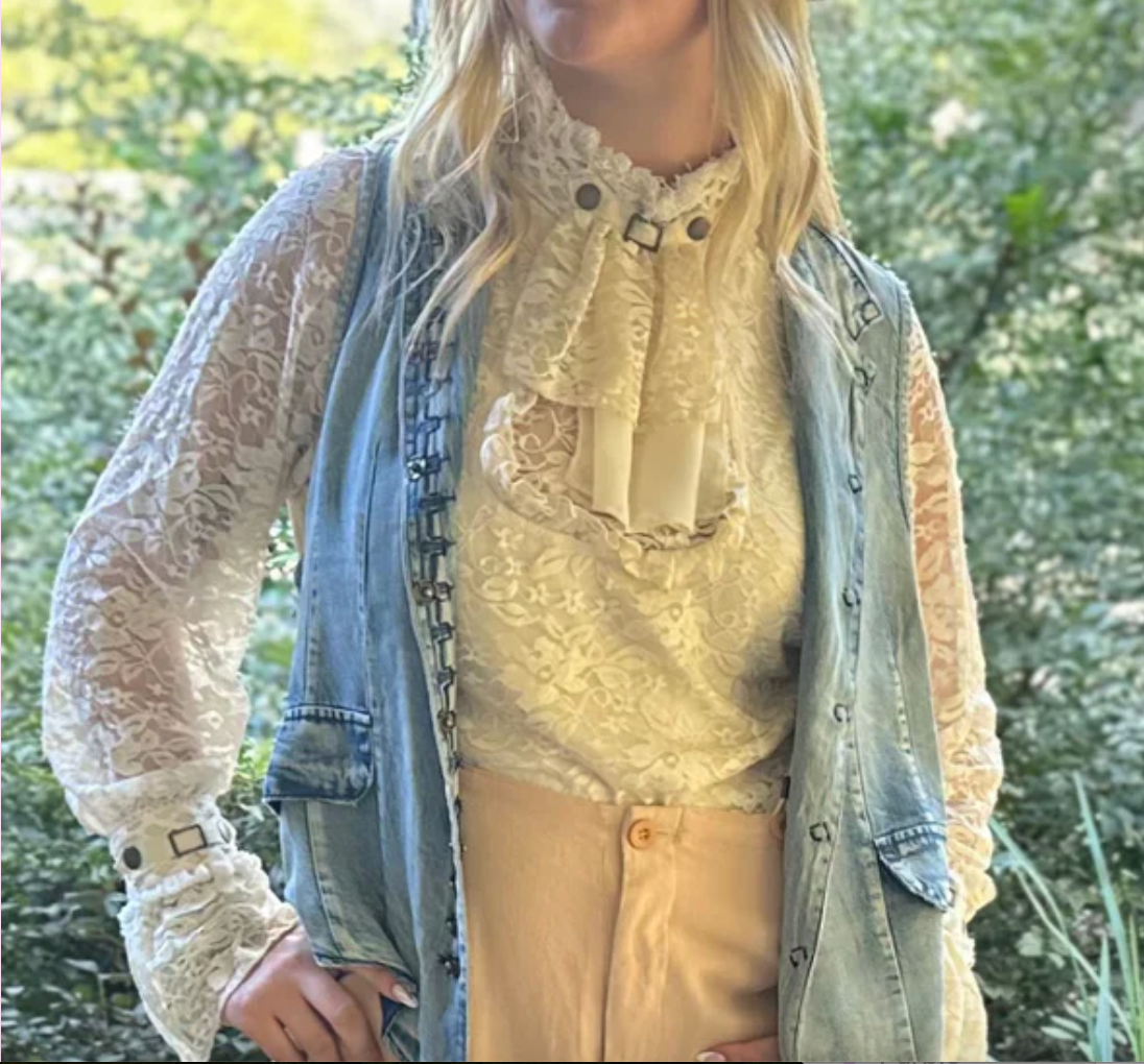 Lace Top: One Size
