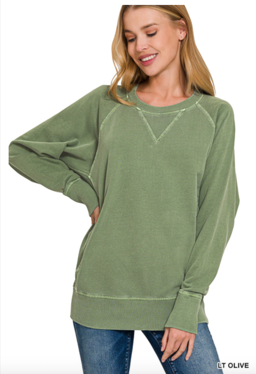 LT OLIVE SWEATSHIRT WITH POCKETS
