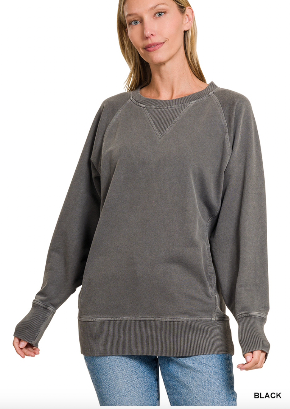 BLACK SWEATSHIRT WITH POCKETS