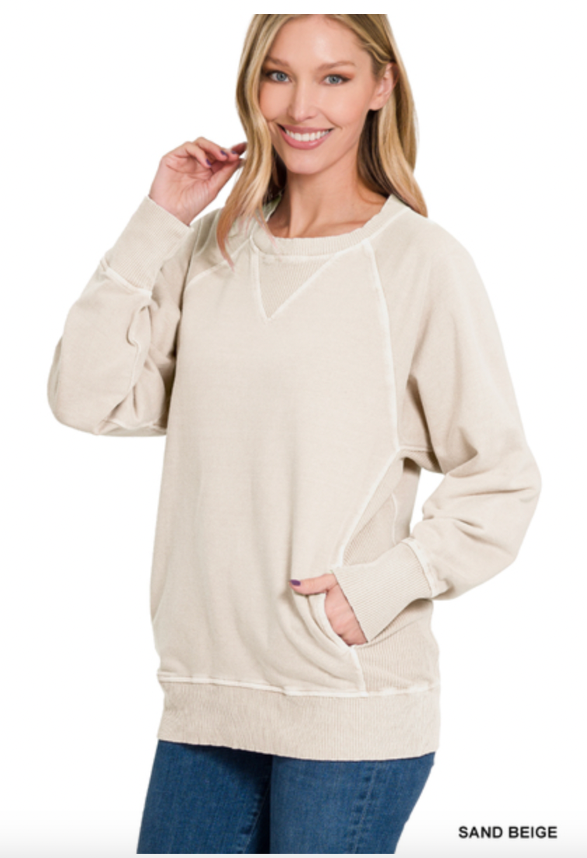 SAND BEIGE SWEATSHIRT WITH POCKETS