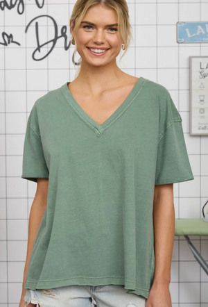 WASHED RELAXED SHORT SLEEVE V NECK KNIT TOP