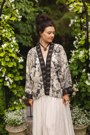 Honey & The Moon Pixie Duster Crop Kimono w/ Florals & Bees